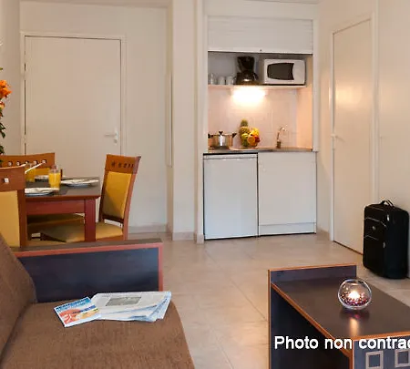 Hotel apartamentowy Adagio Access Paris 3*