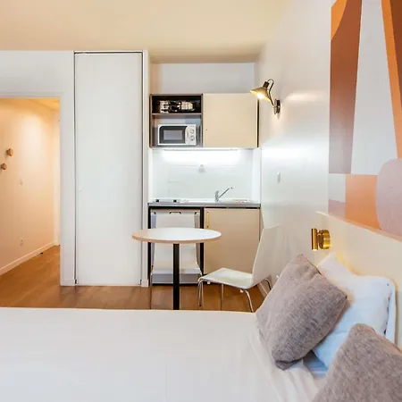 Hotel apartamentowy Adagio Access Paris 3*