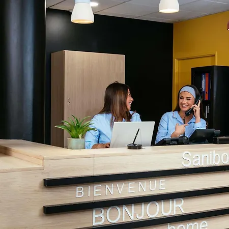 Ξενοδοχείο με διαμερίσματα Adagio Access Paris Asnières